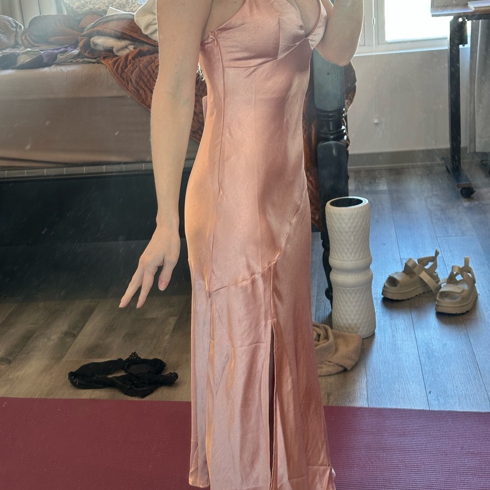 Selfie Leslie Blush Satin Backless Dress